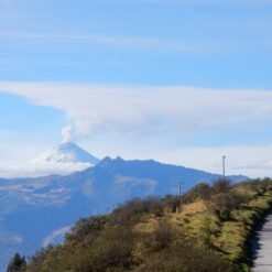 Cotopaxi from road